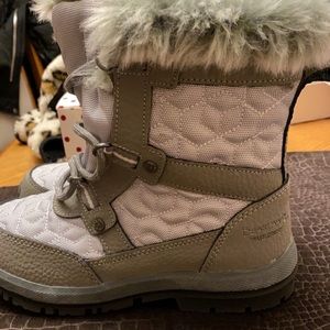 Brand new Bearpaw waterproof boots size: 2